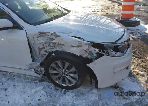 2018 Kia Optima Lx z USA, uszkodzony, nr VIN 5XXGT4L38JG257863